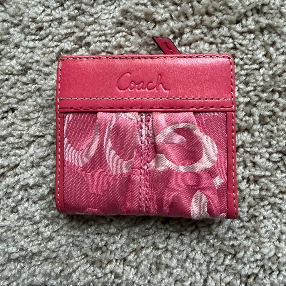 Rare Y2K Coach Soho Pink Optic Signature Pleated Compact Wallet
